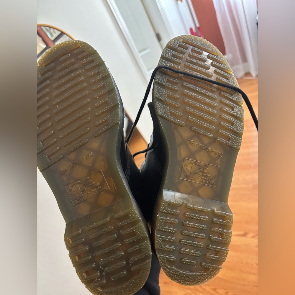 LIKE NEW doc martens boots - Picture 4 of 4